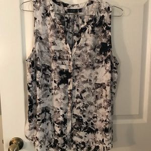 Apt. 9 Light & airy top